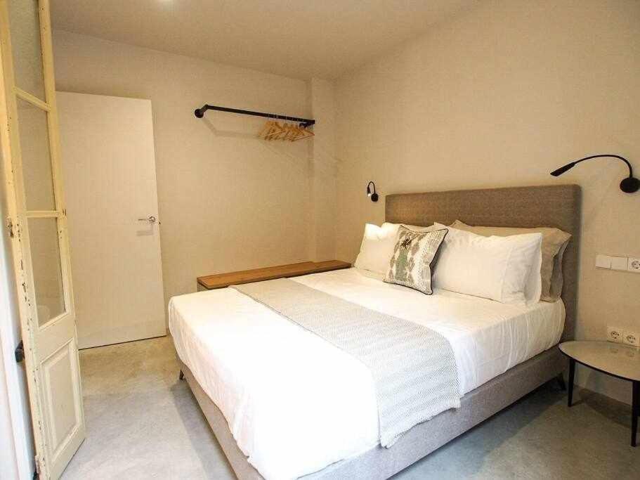 Velo Vern 3 Luxury Penthouse W Views Of City Wall Girona Esterno foto