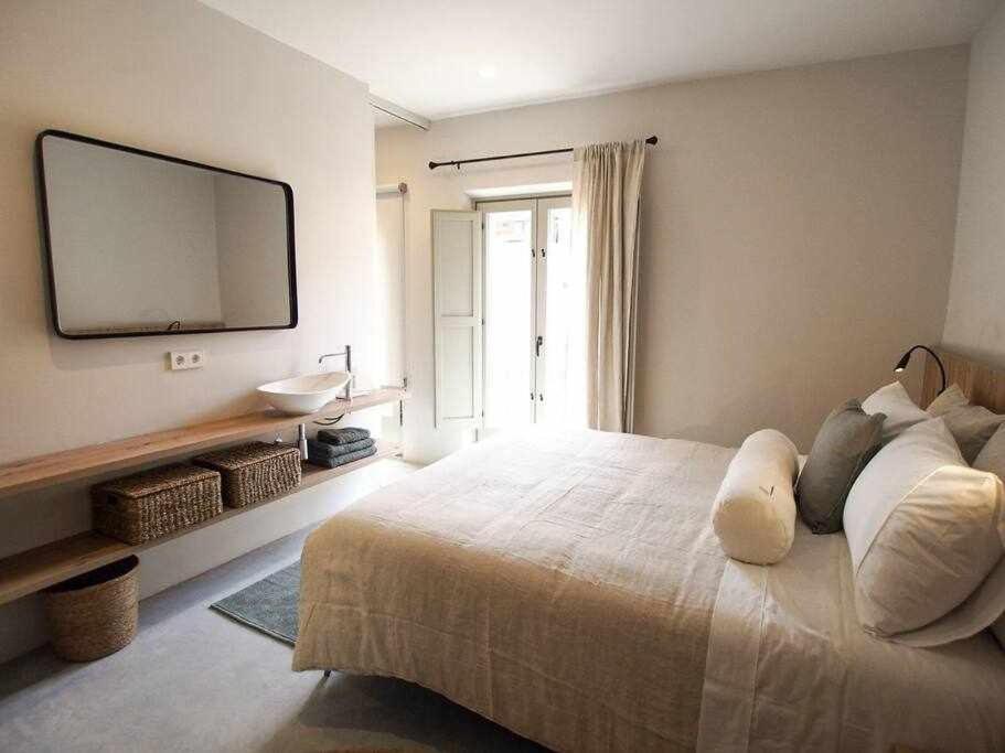 Velo Vern 3 Luxury Penthouse W Views Of City Wall Girona Esterno foto